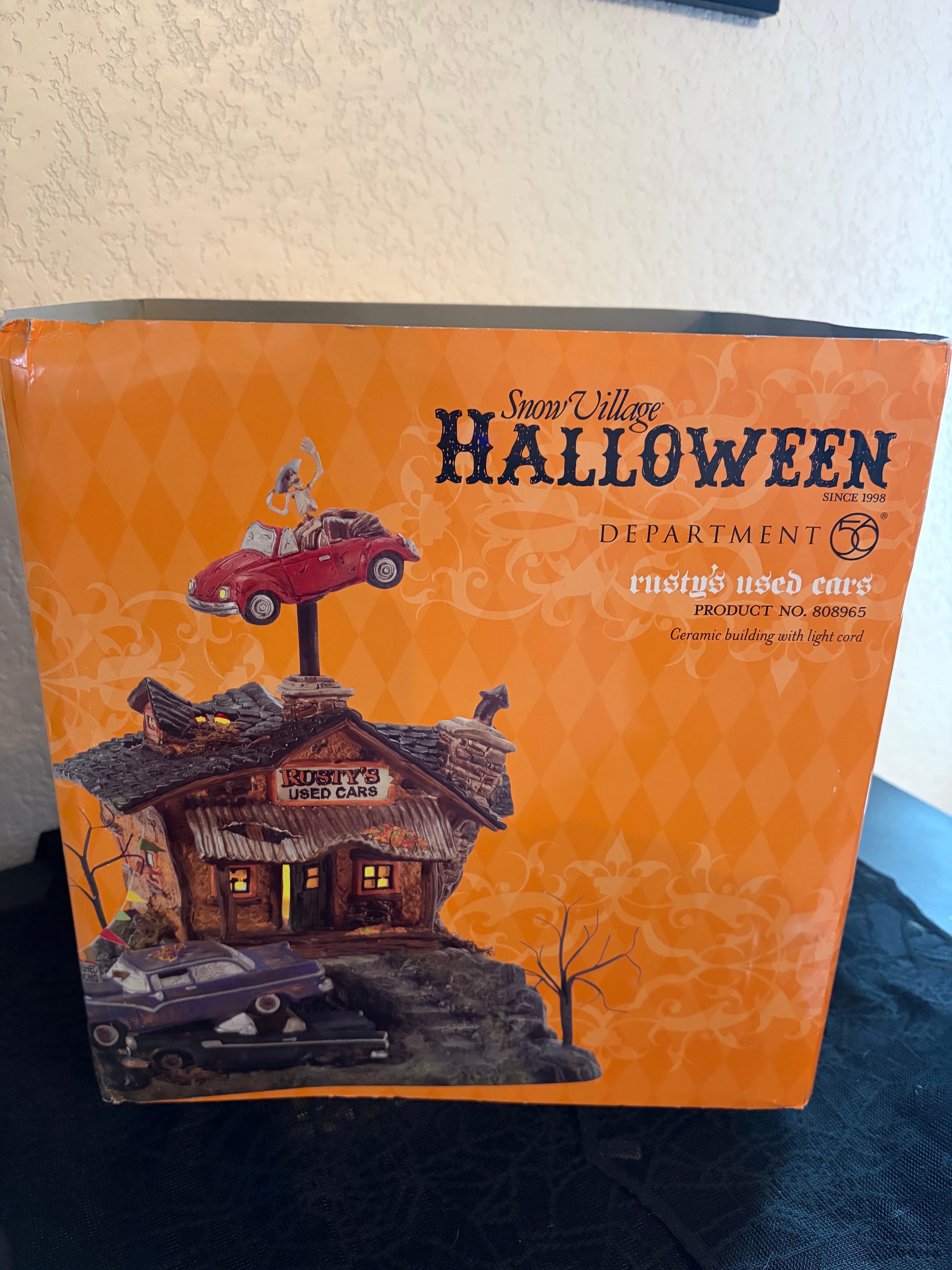 Dept 56 Rusty’s Used Cars