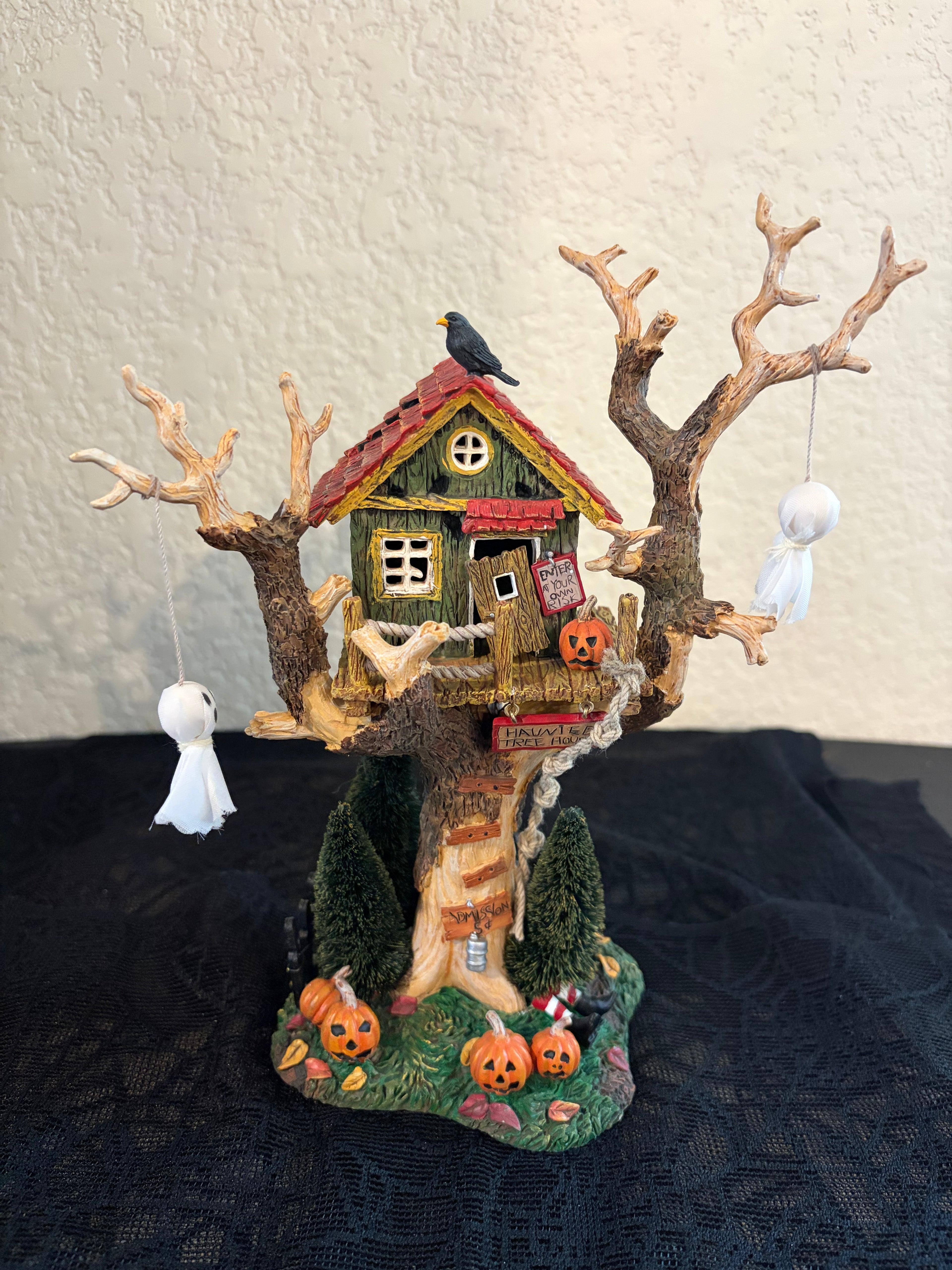 Dept 56 Haunted Tree House