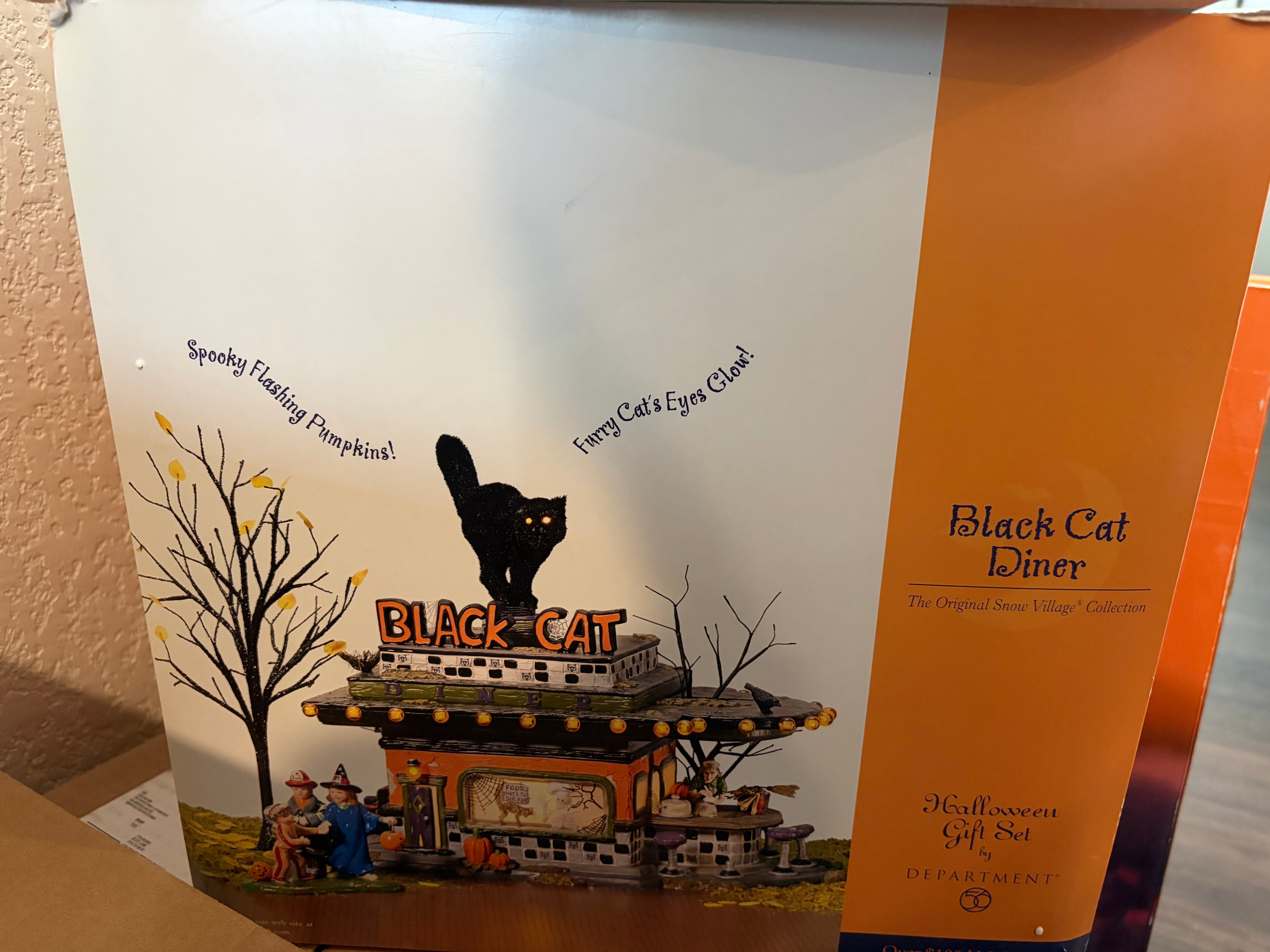 Dept 56 Black Cat Diner