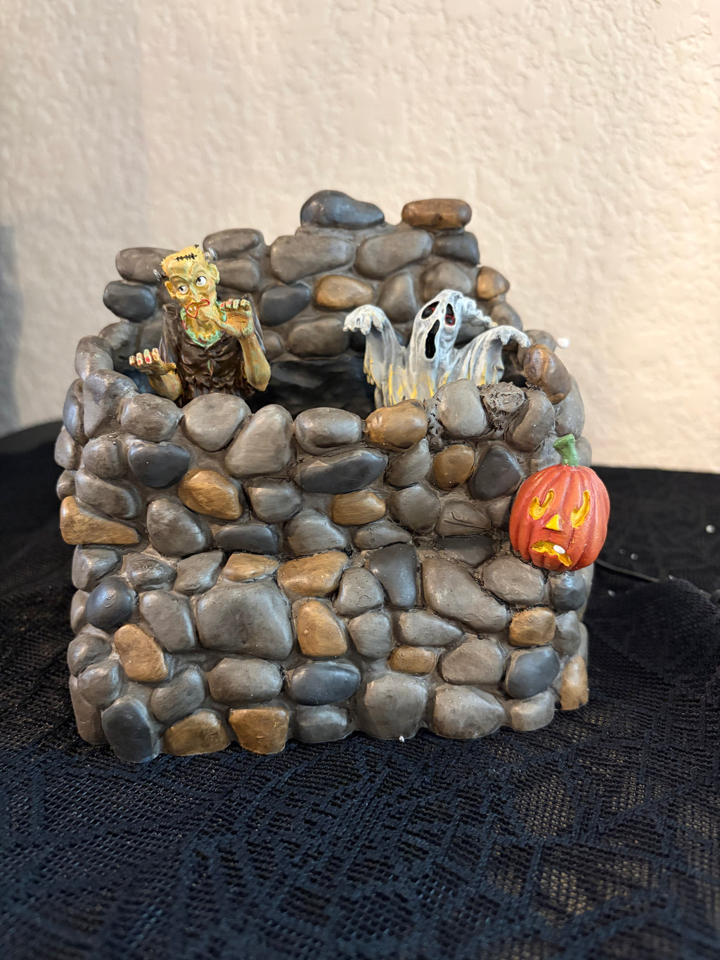 Dept 56 Animated Haunted Wall