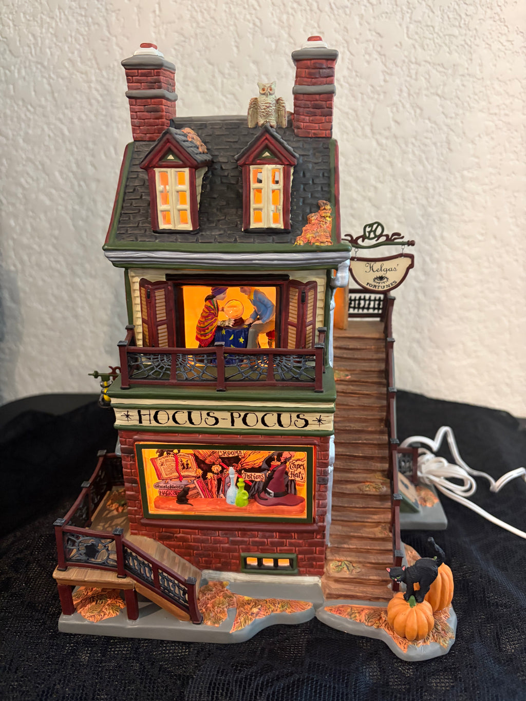 Dept 56 Helga's House of Fortunes