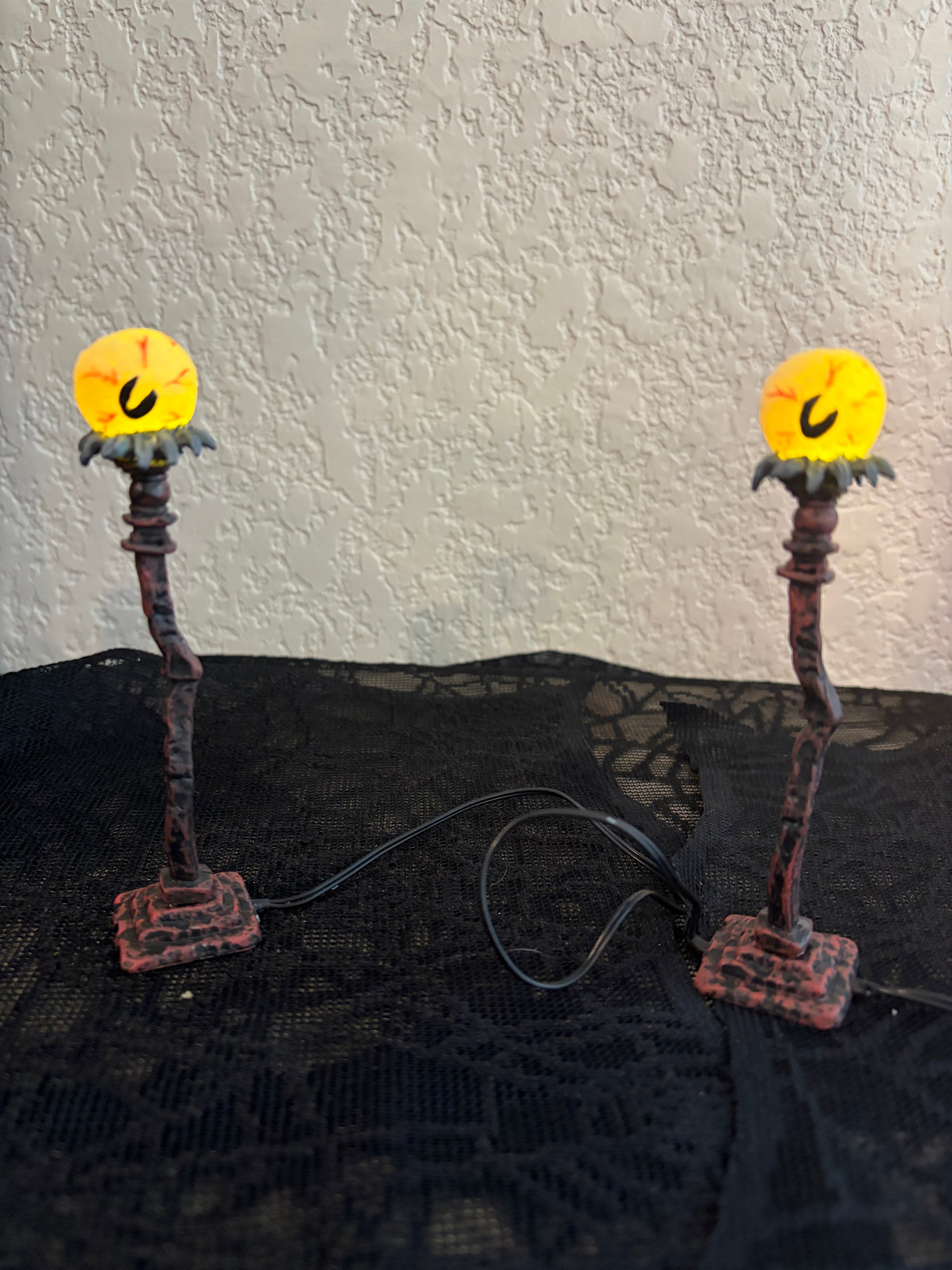 Dept 56 Eyeball Street Lights