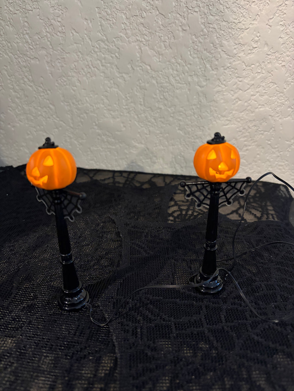 Dept 56 Pumpkin Street Lamps