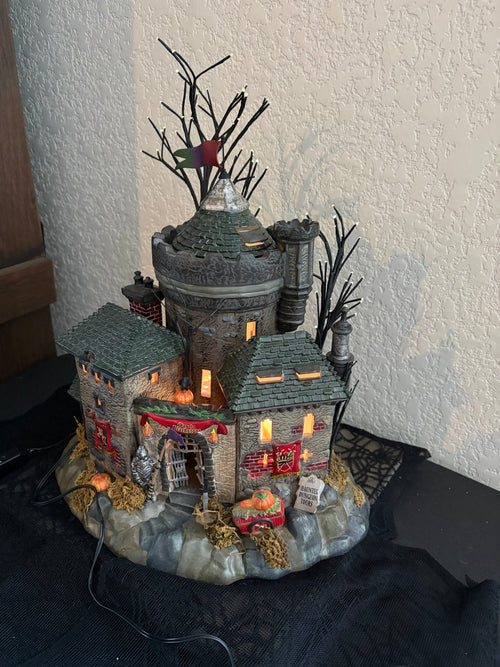 Dept 56 Castle Blackstone