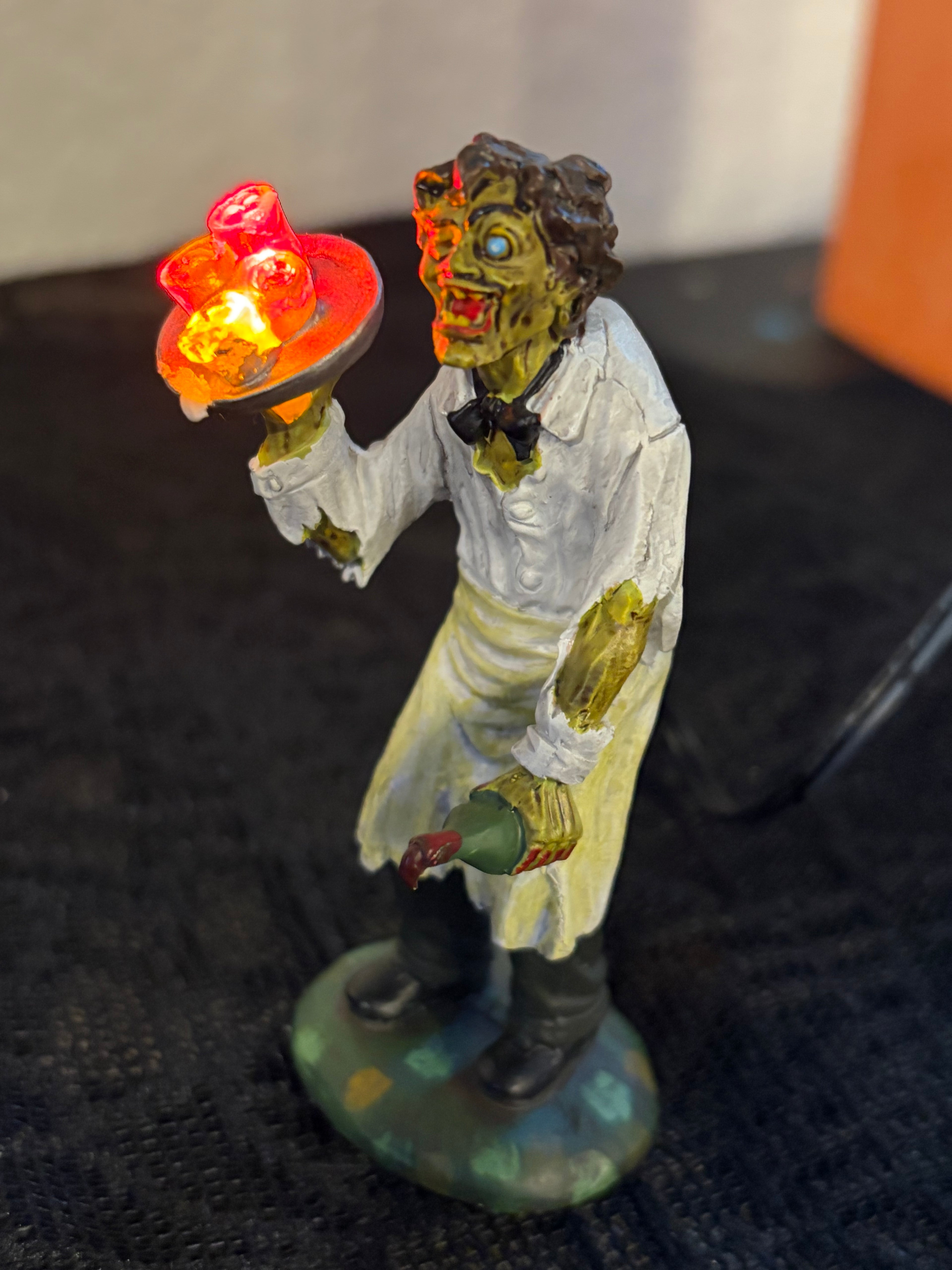 Dept 56 Don't Forget to Tip Your Server