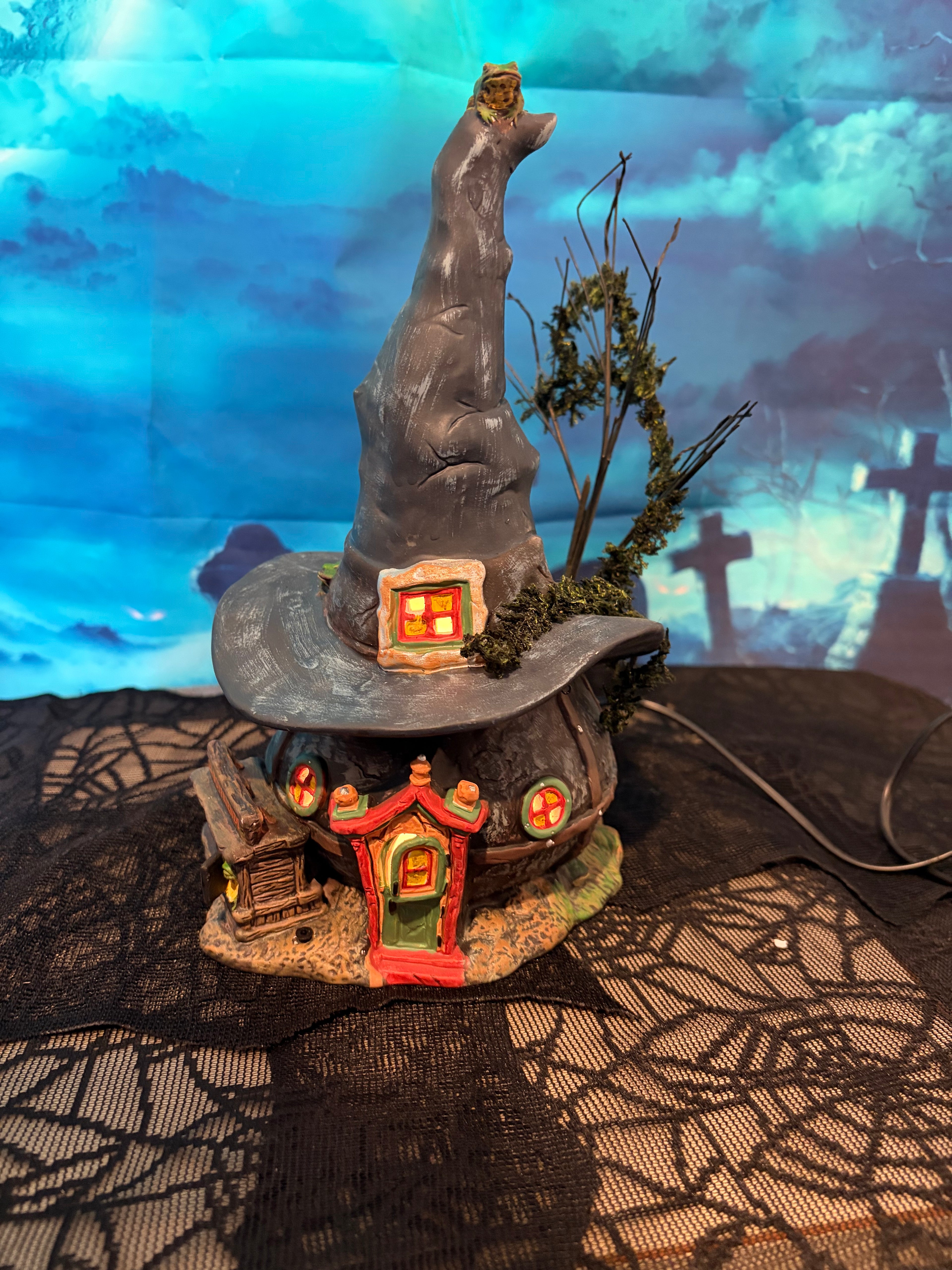Dept 56 Toads & Frogs Witchcraft Haunt