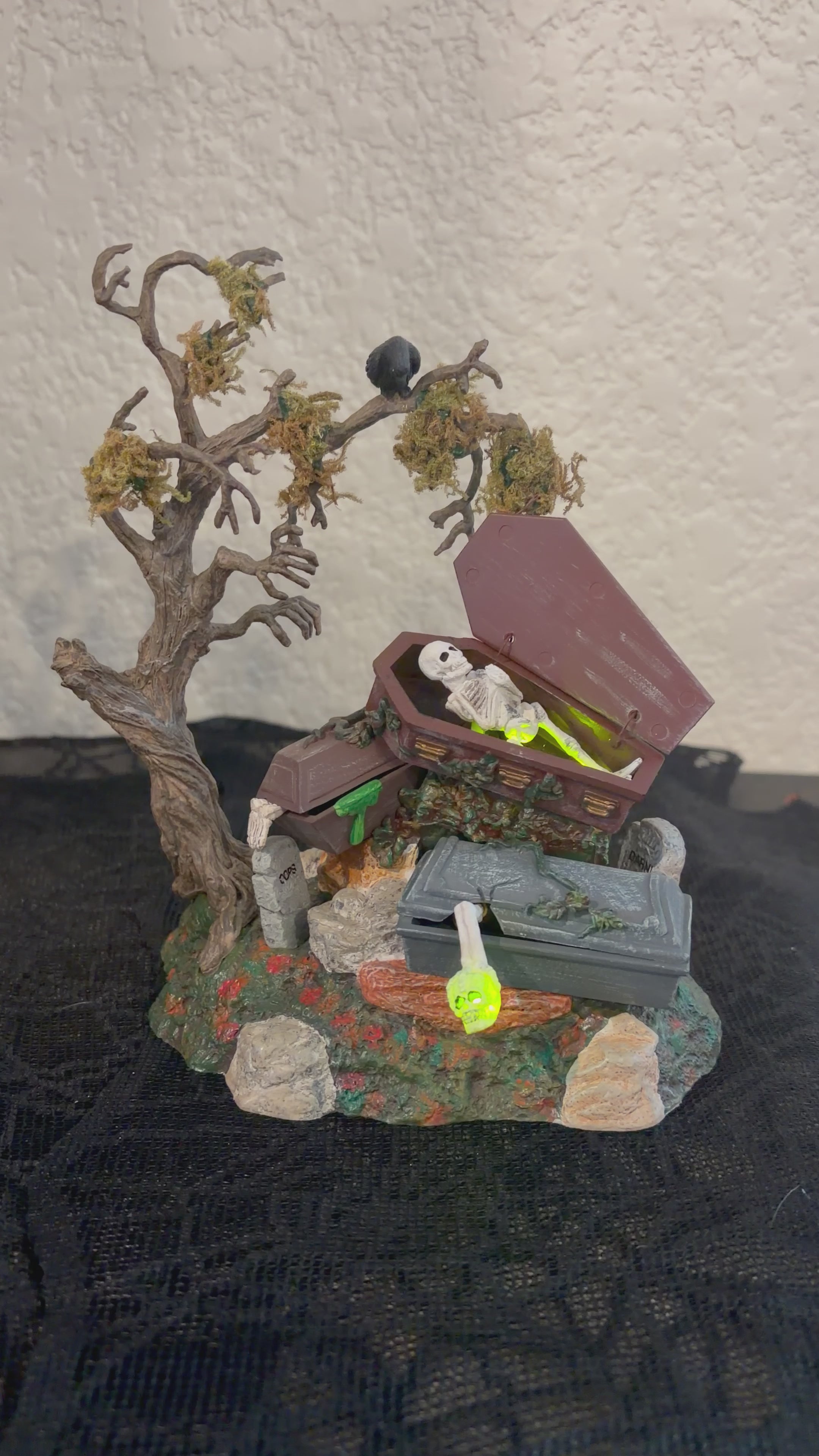 Dept 56 Animated Haunted Graveyard
