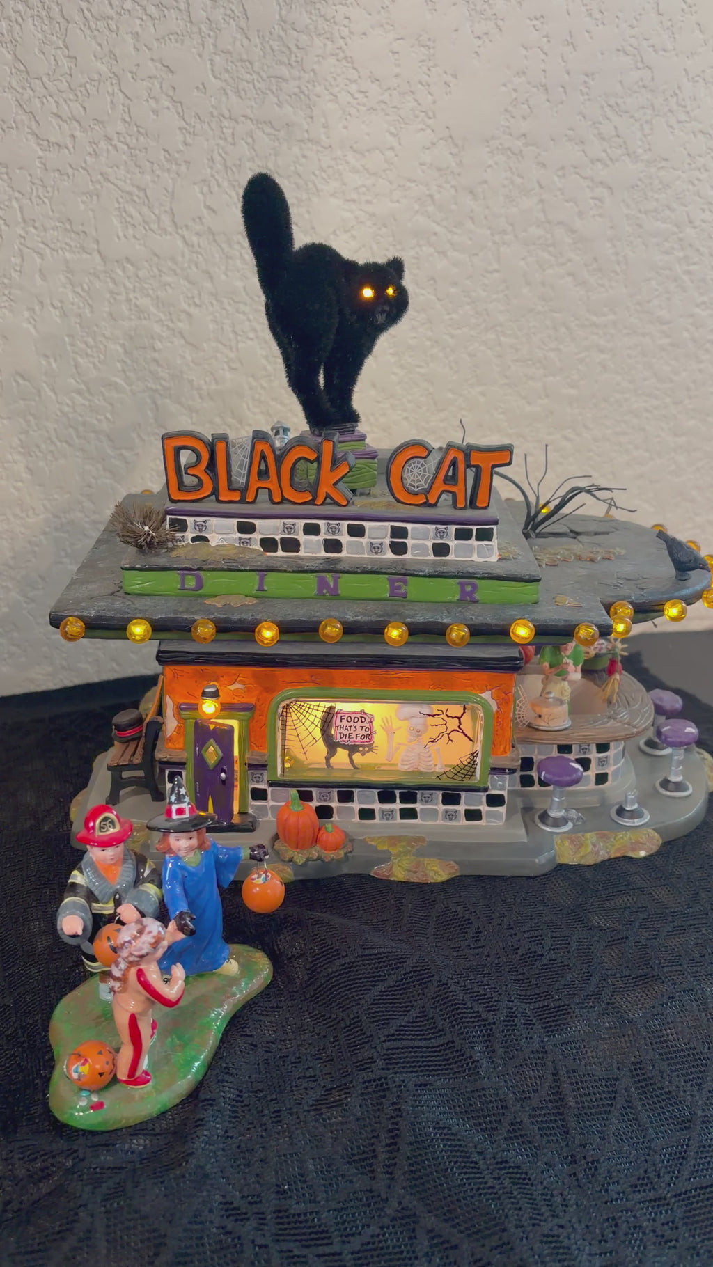 Dept 56 Black Cat Diner