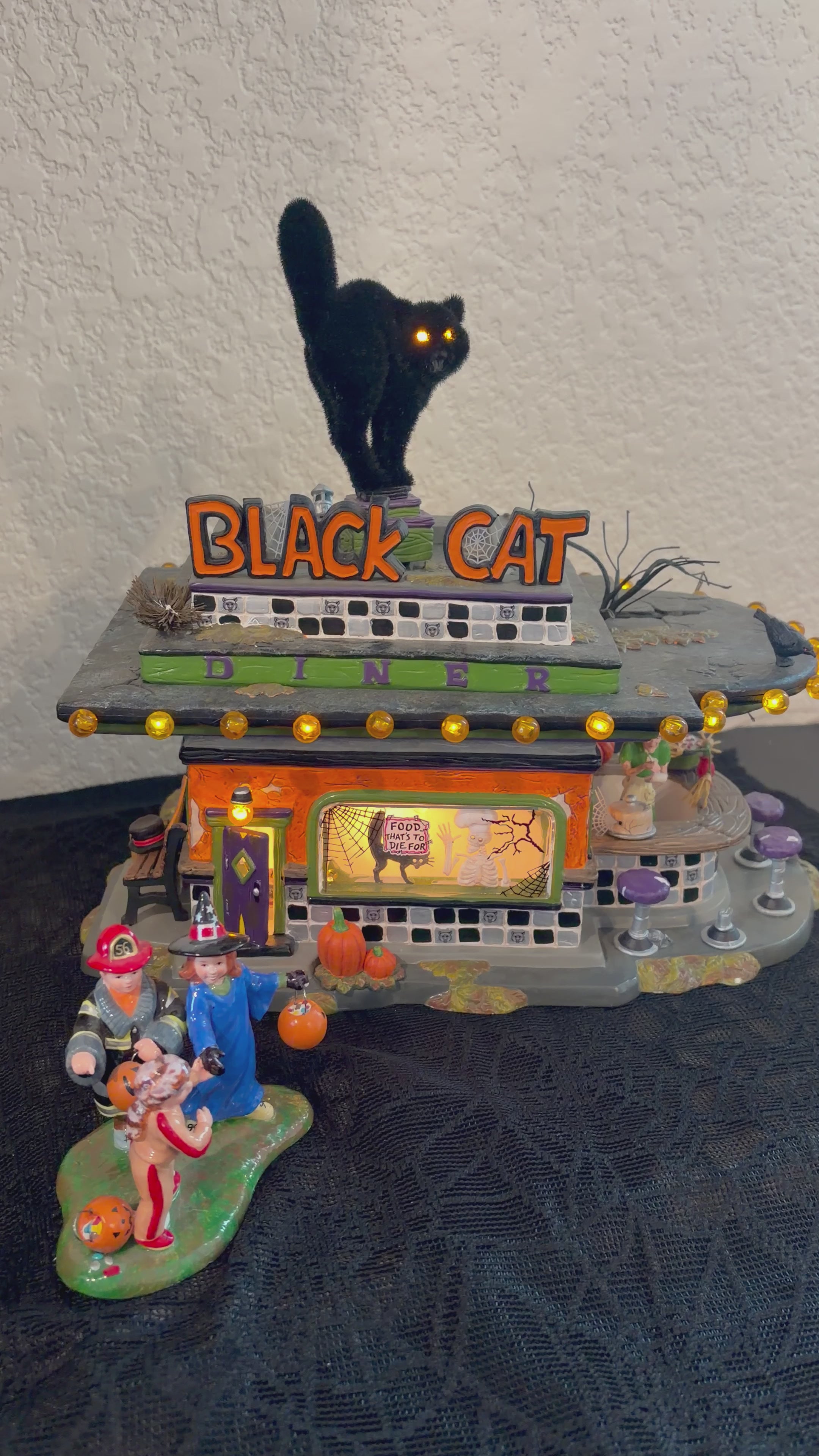Dept 56 Black Cat Diner